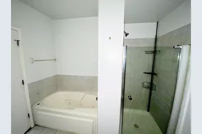 600 N Dearborn Street #811, Chicago, IL 60654 - Photo 11