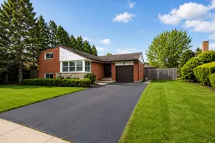360 E Huntington Ln, Elmhurst, IL 60126 - Photo 1