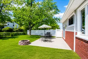 1359 E Dorothy Dr, Palatine, IL 60074 - Photo 7