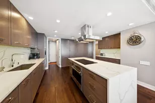 180 E Pearson St, Chicago, IL 60611 - Photo 11