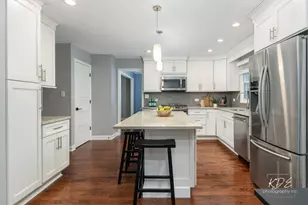 605 Hyde Park Ln, Naperville, IL 60565 - Photo 13