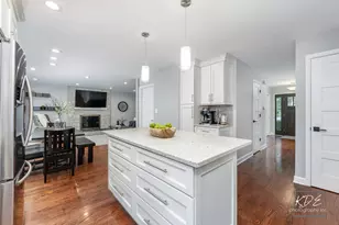 605 Hyde Park Ln, Naperville, IL 60565 - Photo 15