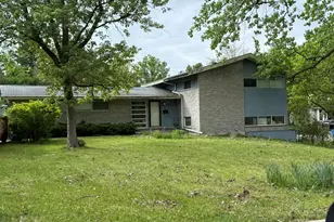 1958 Castlewood Rd, Highland Park, IL 60035 - Photo 1