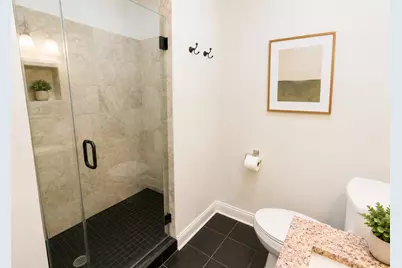 933 W Newport Avenue #3, Chicago, IL 60657 - Photo 9
