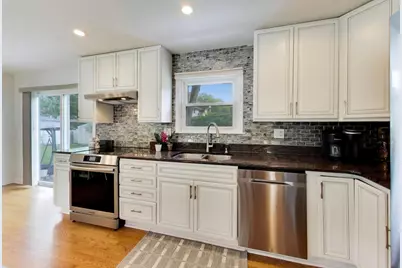 1316 W Plymouth Court, Arlington Heights, IL 60004 - Photo 9