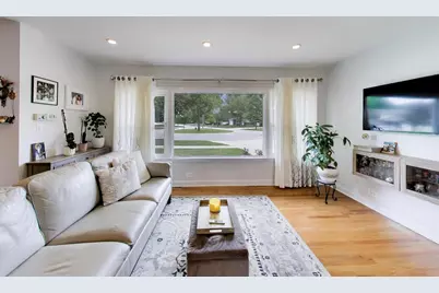 1316 W Plymouth Court, Arlington Heights, IL 60004 - Photo 3