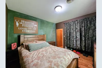 214 S Bush Avenue, Hurst, IL 62949 - Photo 11