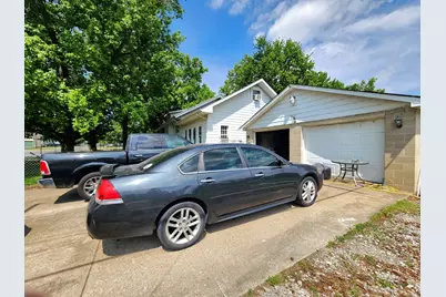 214 S Bush Avenue, Hurst, IL 62949 - Photo 19