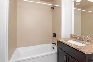 2500 Green Bay Rd, Evanston, IL 60201 - Photo 11