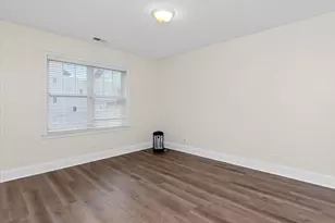2500 Green Bay Rd, Evanston, IL 60201 - Photo 9