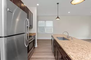 2500 Green Bay Rd, Evanston, IL 60201 - Photo 3