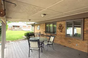 910 Catherine St, Joliet, IL 60435 - Photo 11