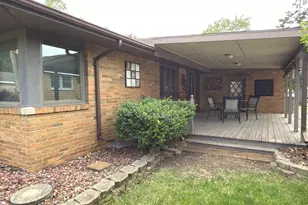910 Catherine St, Joliet, IL 60435 - Photo 9