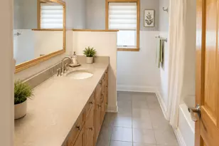 910 Catherine St, Joliet, IL 60435 - Photo 7