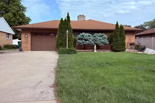 910 Catherine St, Joliet, IL 60435 - Photo 1