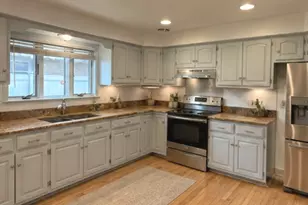 910 Catherine St, Joliet, IL 60435 - Photo 5