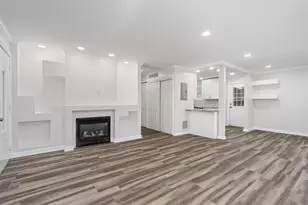 388 Nancy Ln, Wheeling, IL 60090 - Photo 7