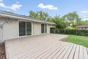 388 Nancy Ln, Wheeling, IL 60090 - Photo 17