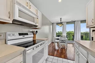 6010 Oakwood Dr, Lisle, IL 60532 - Photo 17