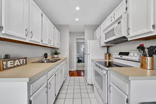 6010 Oakwood Dr, Lisle, IL 60532 - Photo 15