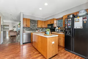 17442 Yakima Dr, Lockport, IL 60441 - Photo 9