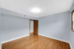 5740 N Lowell Ave, Chicago, IL 60646 - Photo 11