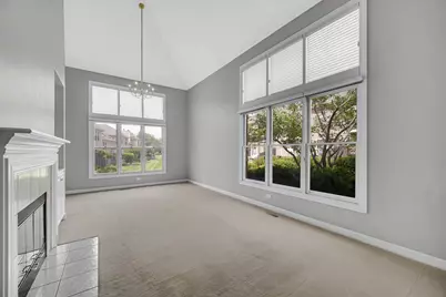 815 King Henry Lane, Saint Charles, IL 60174 - Photo 5