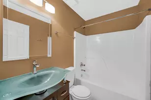 815 King Henry Ln, Saint Charles, IL 60174 - Photo 17
