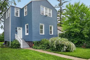 1112 Hartrey Ave, Evanston, IL 60202 - Photo 1