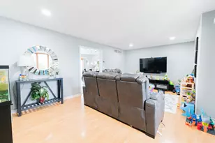 2440 Caton Crest Ct, Crest Hill, IL 60403 - Photo 3