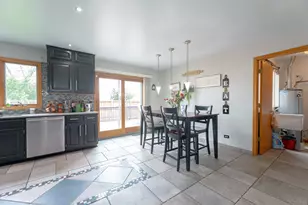 2440 Caton Crest Ct, Crest Hill, IL 60403 - Photo 7