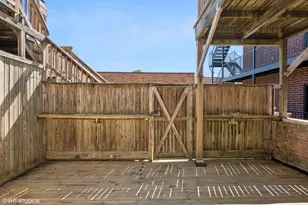 2053 N Racine Ave, Chicago, IL 60614 - Photo 15