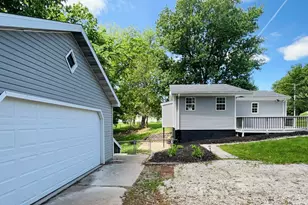 207 Hillman St, Washington, IL 61571 - Photo 5