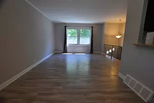 7852 Sprucewood Ave, Woodridge, IL 60517 - Photo 11