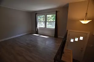 7852 Sprucewood Ave, Woodridge, IL 60517 - Photo 5