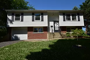 7852 Sprucewood Ave, Woodridge, IL 60517 - Photo 3