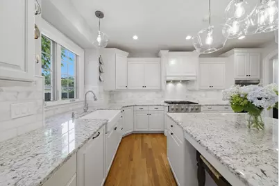 329 S Kenmore Avenue, Elmhurst, IL 60126 - Photo 9