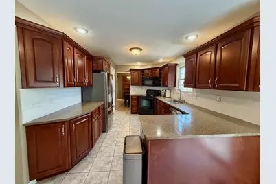 305 Prairieview Drive, Hudson, IL 61748 - Photo 9