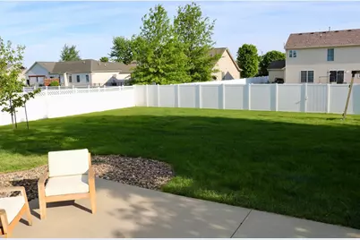 305 Prairieview Drive, Hudson, IL 61748 - Photo 31