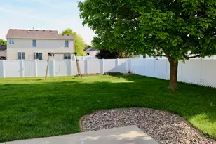 305 Prairie View Dr, Hudson, IL 61748 - Photo 33