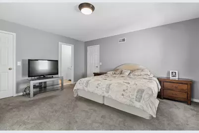 917 Shambliss Lane, Buffalo Grove, IL 60089 - Photo 11