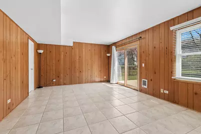 917 Shambliss Lane, Buffalo Grove, IL 60089 - Photo 17