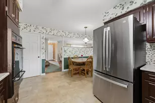 27W231 Bolles Ave, Winfield, IL 60190 - Photo 9