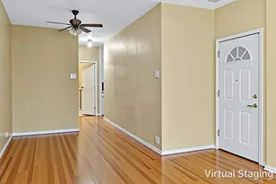 3018 W Gunnison St, Chicago, IL 60625 - Photo 3