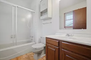 2710 E Washington St, Bloomington, IL 61704 - Photo 13