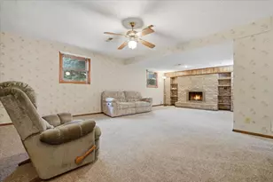 2710 E Washington St, Bloomington, IL 61704 - Photo 15