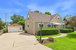 921 N Harold Ave, Melrose Park, IL 60164 - Photo 1