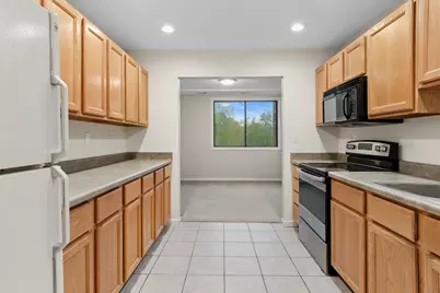 460 Raintree Court #2N, Glen Ellyn, IL 60137 - Photo 11