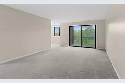 460 Raintree Court #2N, Glen Ellyn, IL 60137 - Photo 3