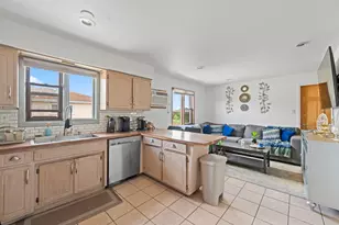 11201 S Helena Dr, Palos Hills, IL 60465 - Photo 11